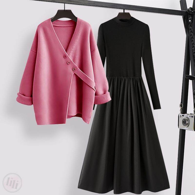 粉色/毛衣+黑色/長洋裝